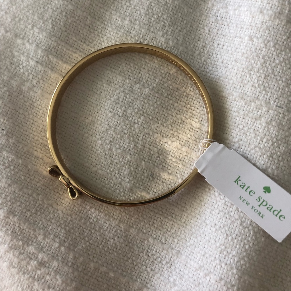 NWT Kate Spade Gold Bow Bangle 💛